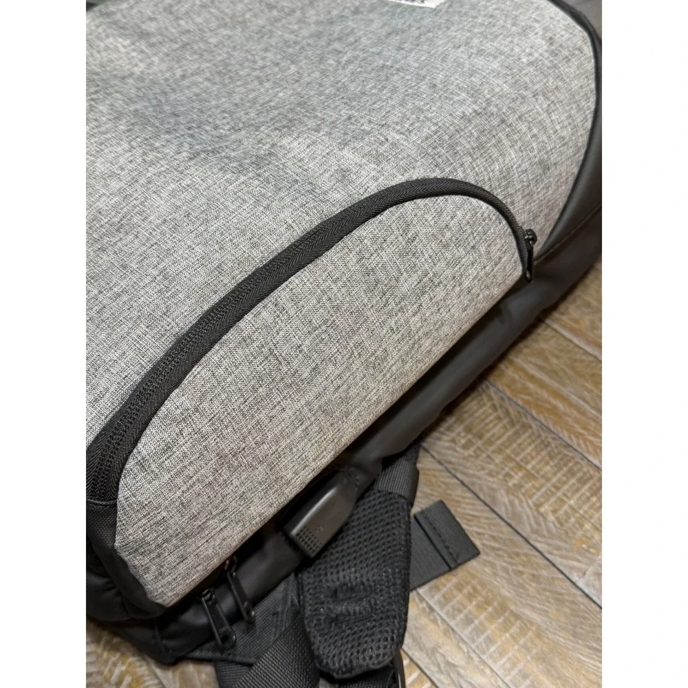 Thirty Five Lines Backpack Umbrella Unisex Large Grey NWT Hands Free Sun Rain